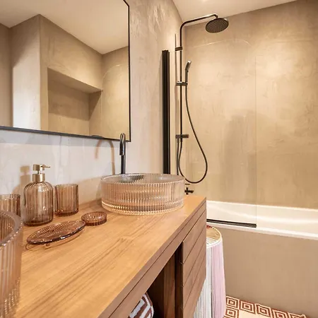 Charming Appt- Ac-1br-4p - 5min-st-tropez Appartement